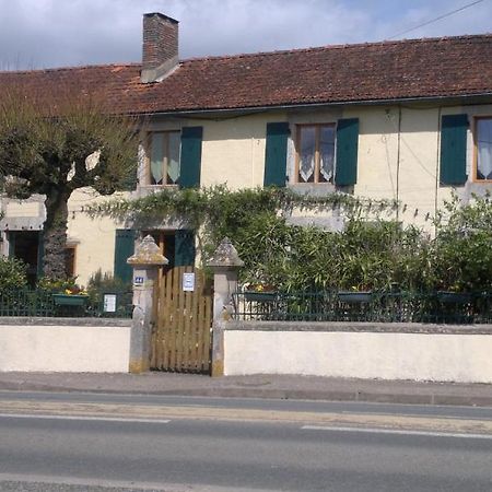 La Maison Jaune Bed and Breakfast Bouresse Eksteriør billede