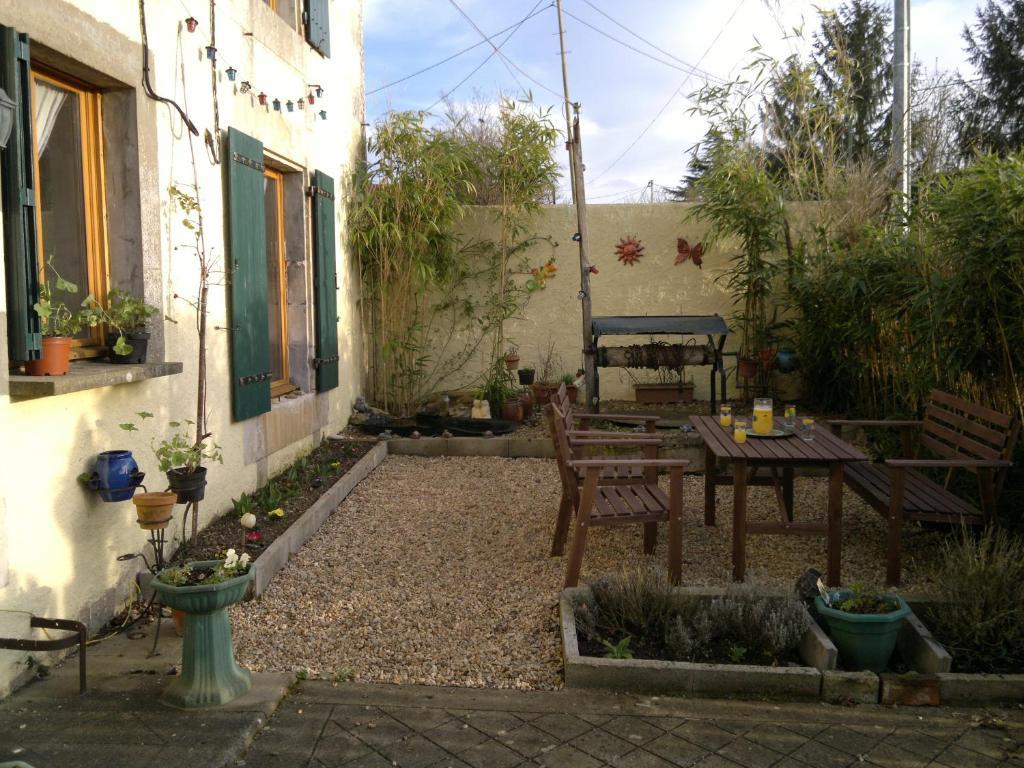 La Maison Jaune Bed and Breakfast Bouresse Eksteriør billede